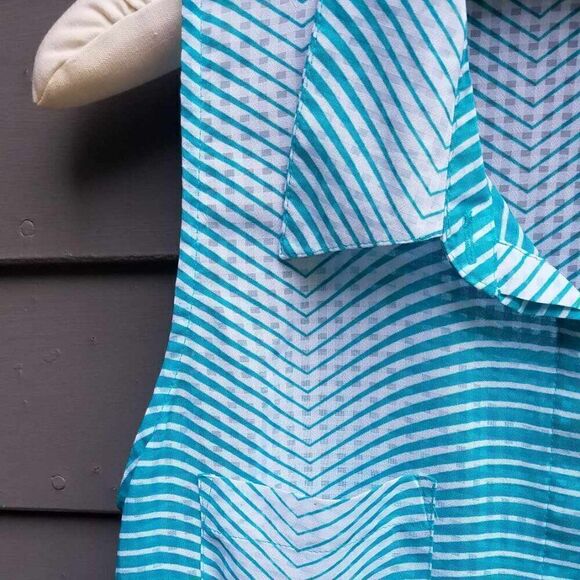 Notations Blue White Stripe Sheer Sleeveless Button Down Blouse size Medium - Picture 6 of 10